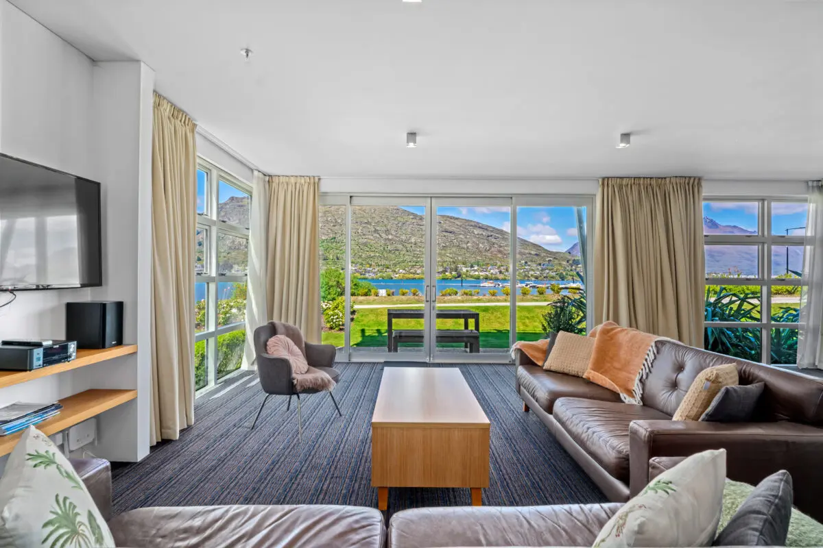 Queenstown Lakeview Bliss balcony with Lake Wakatipu views