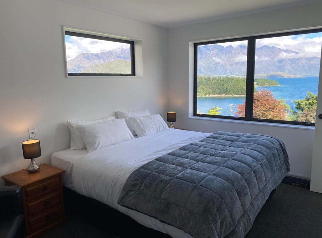 World Class Views, 2 Bedroom, 2 Bath, Walk To Town - Hello Queenstown