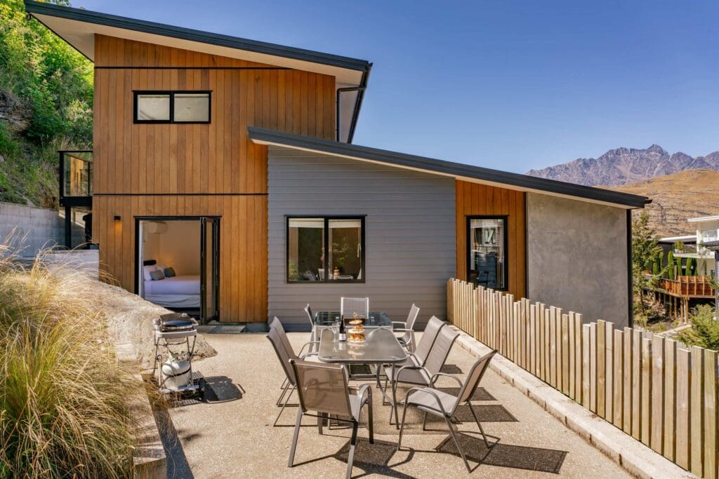 Grand Alpine Villa – Luxury Queenstown Alpine Holiday Home with ...