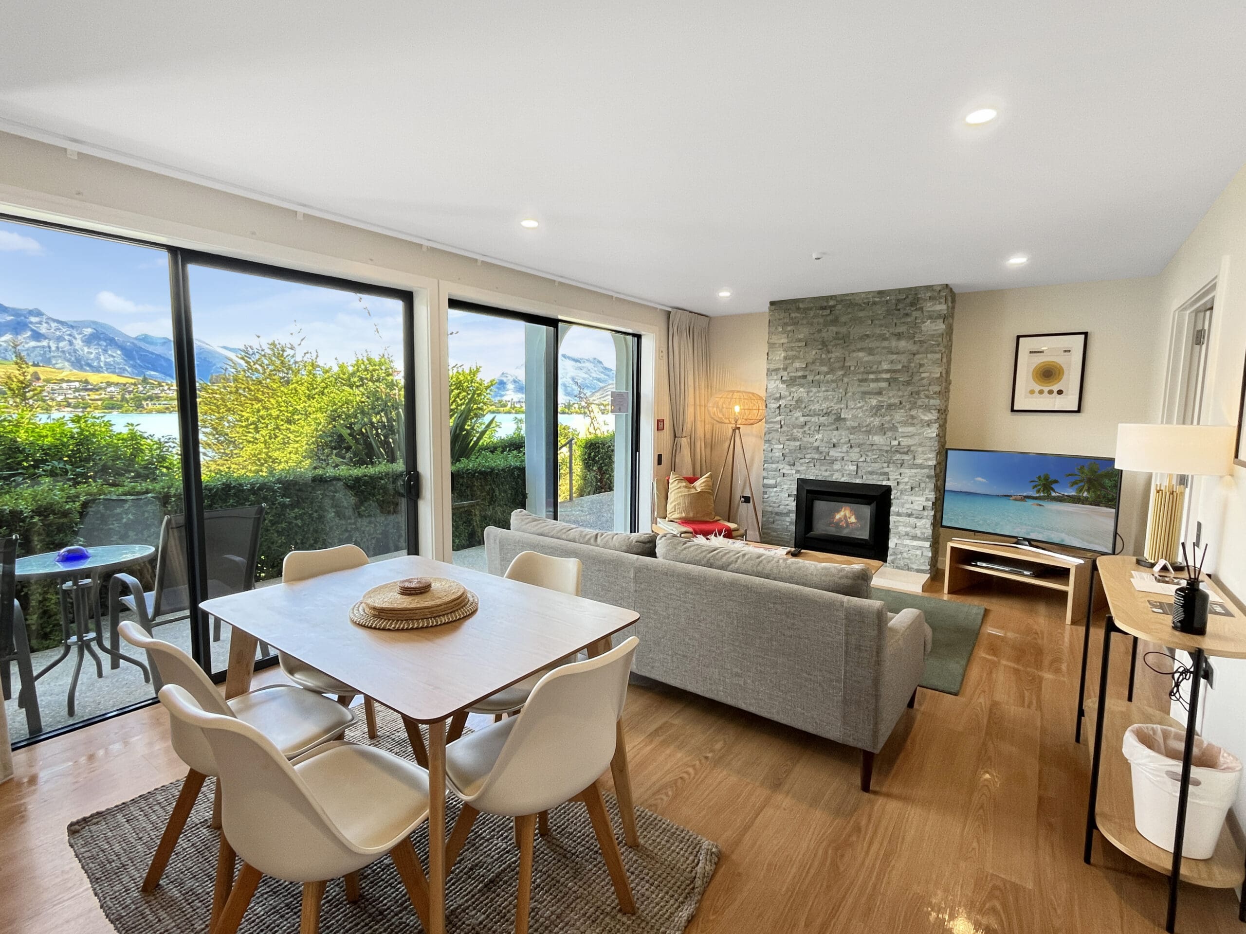 Genuine Lakefront Suite with Views | Villa del Lago