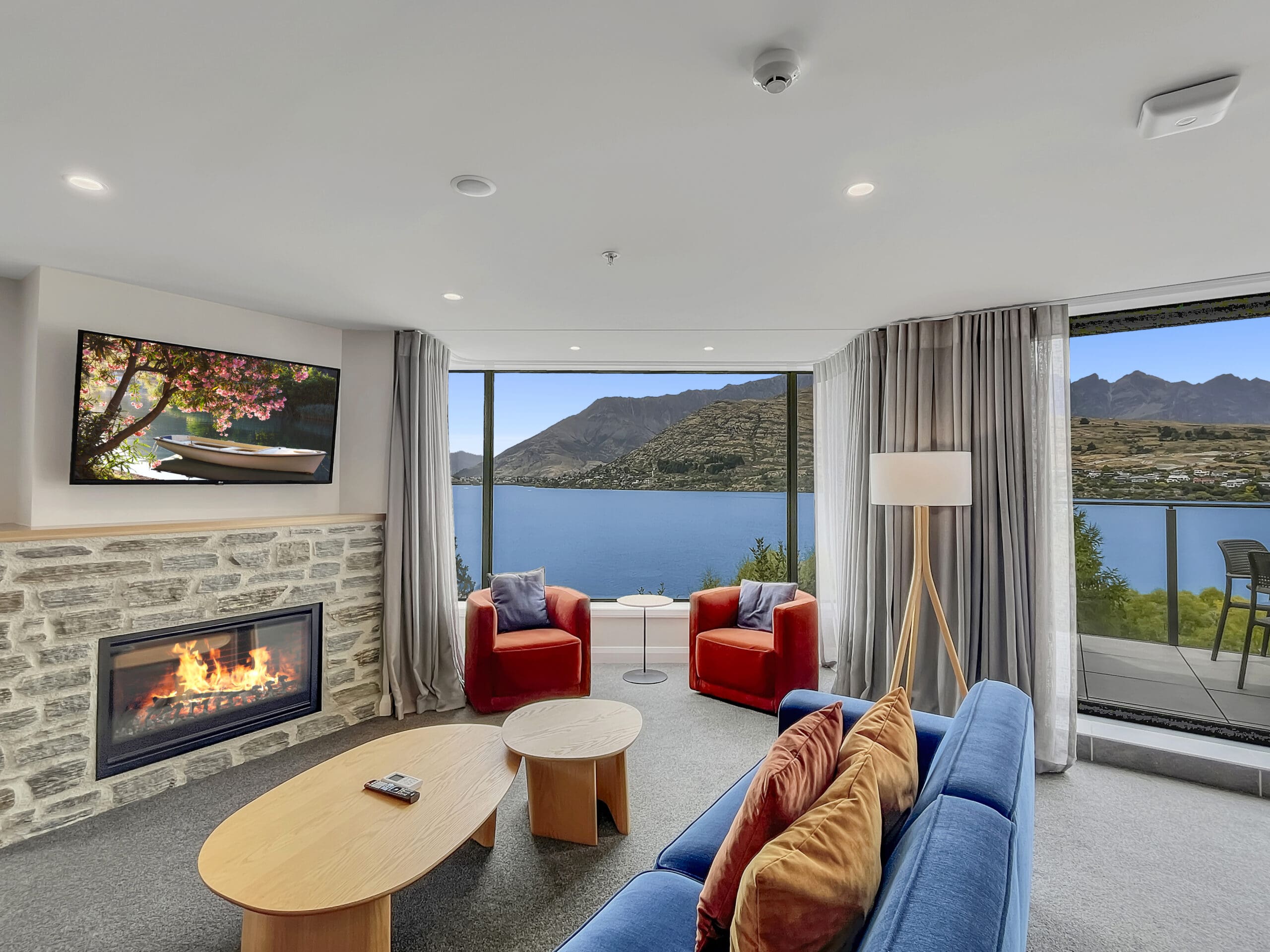 Postcard Views and Pure Comfort: Your Lakeside Haven