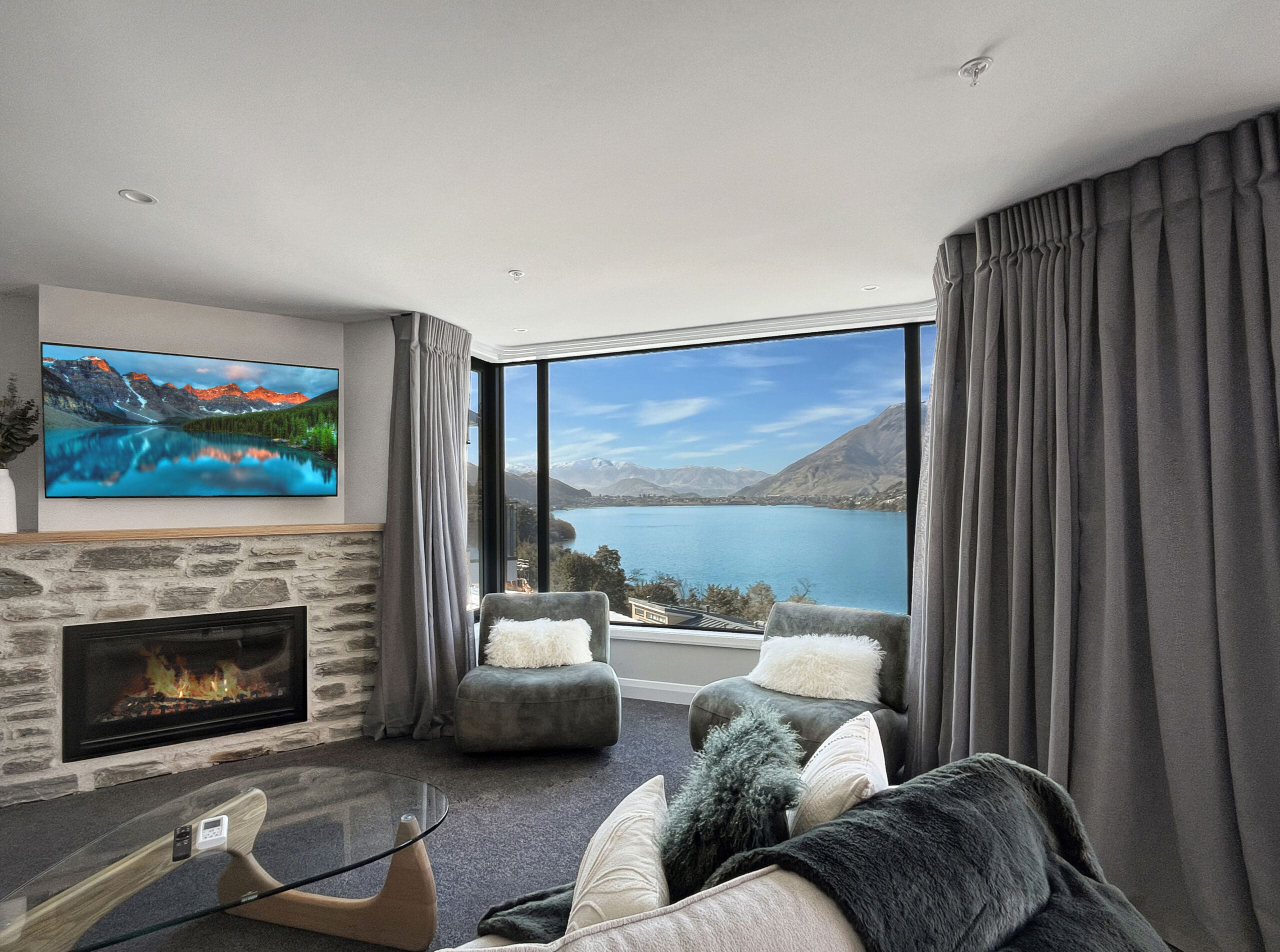 Above the Lake | Lakeview Getaway